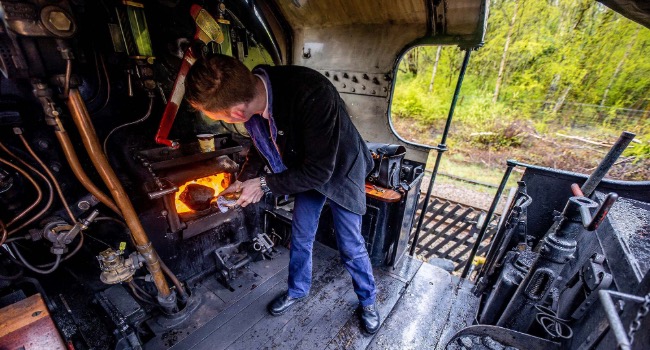 Engine footplate